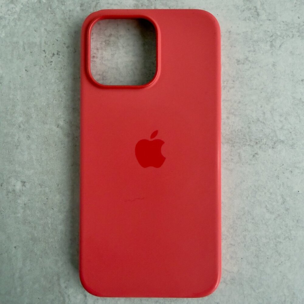 iPhone 15 Pro Max Silicone Case with MagSafe – Guava - Picture 3 of 8